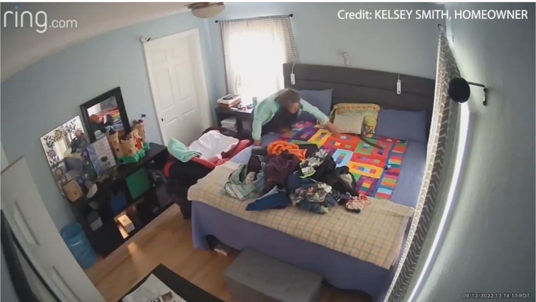 Una madre estadounidense encuentra a una extraña durmiendo en la cama de su hijo (VIDEO)
