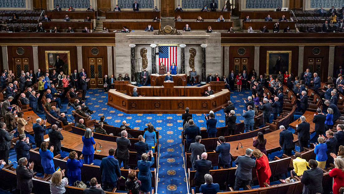 NYT: Casi 100 congresistas de EE.UU. están involucrados en comercio injusto de activos financieros