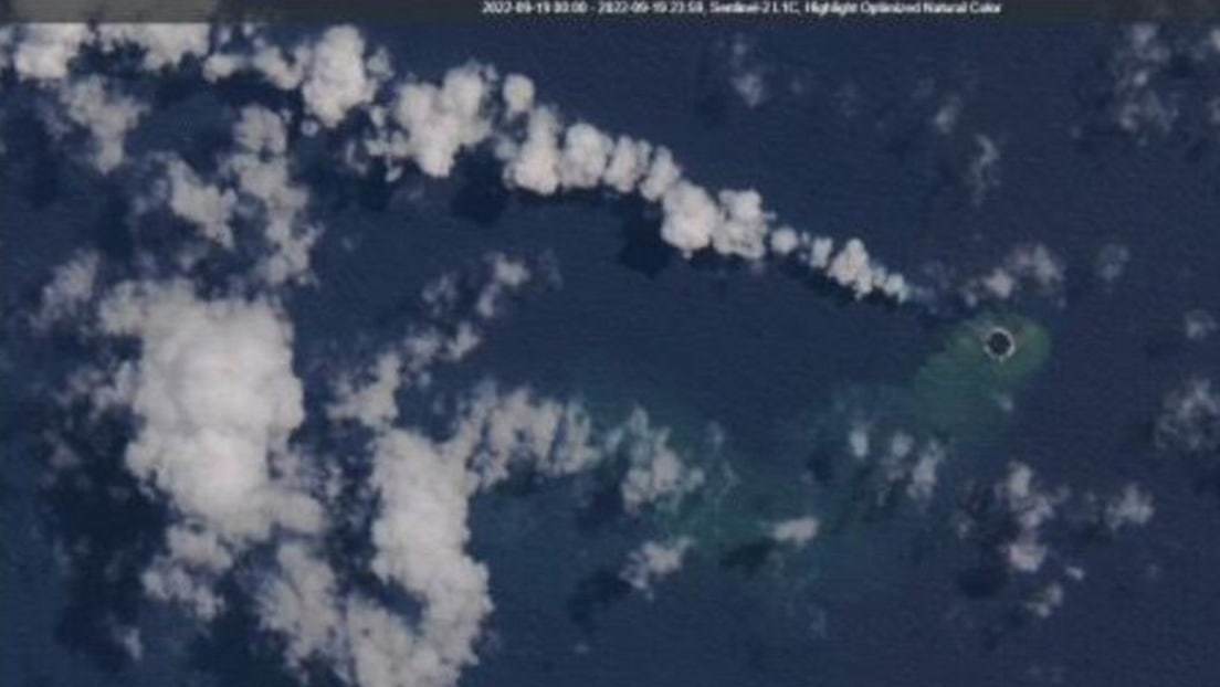 Un volcán submarino de Tonga entra en erupción 18 veces en 48 horas