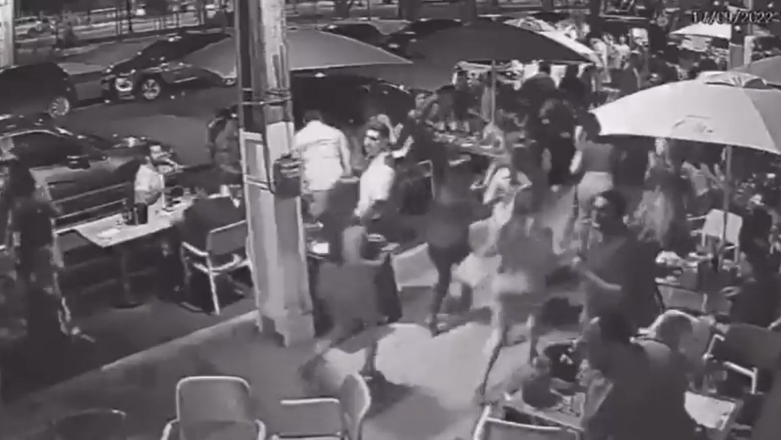 VIDEO: Los clientes de un restaurante en Brasil huyen tras confundir a un grupo de crossfit con ladrones