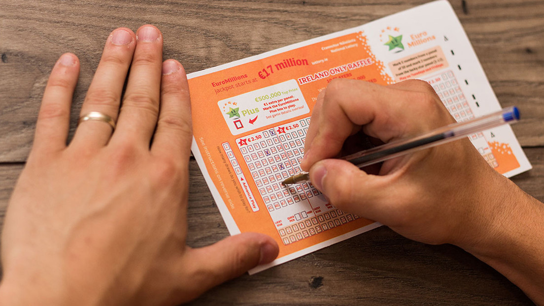 "Olvidé revisar el código": un hombre estuvo a punto de tirar a la basura un boleto de lotería ganador de un millón de euros