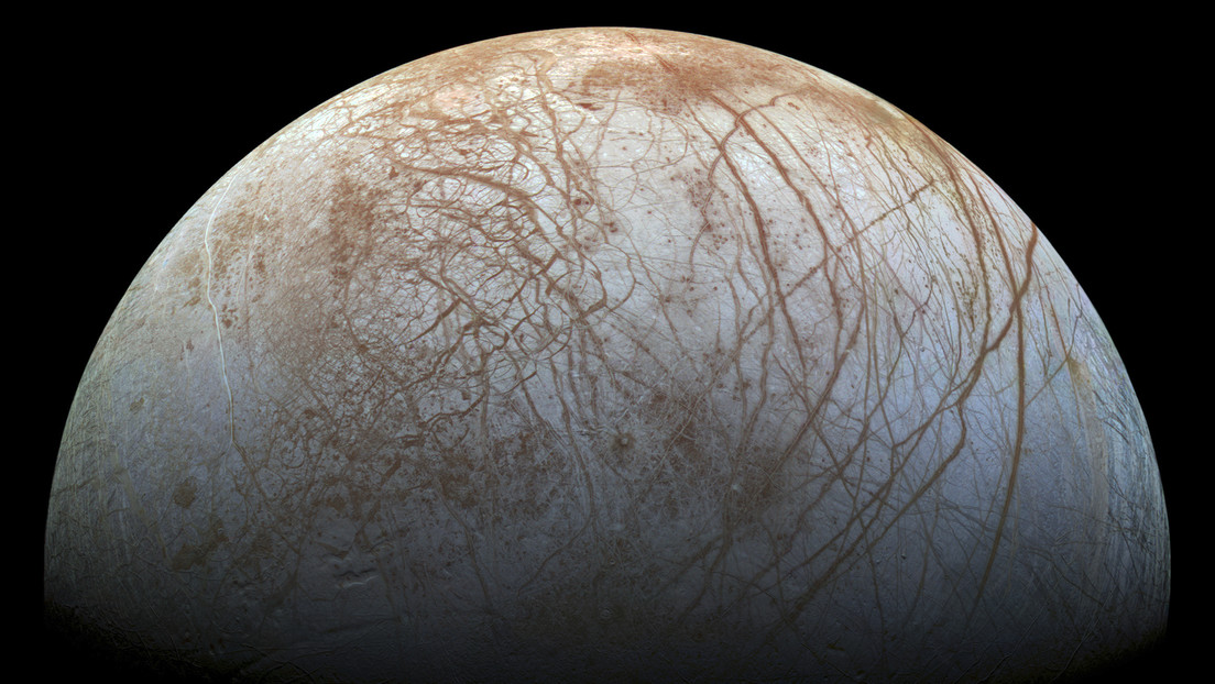 Difunden la imagen más cercana disponible desde el año 2000 de Europa, una luna de Júpiter