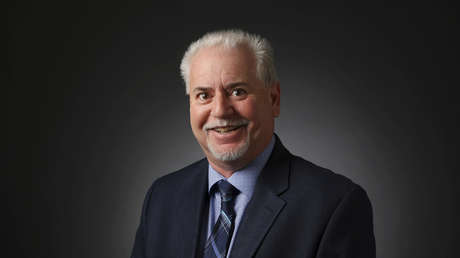 Muere un reportero de investigación de EE.UU. tras ser apuñalado frente a su casa