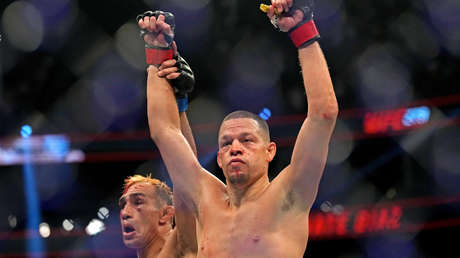 VIDEO: Nate Díaz le dice adiós a la UFC con una grandiosa estrangulación de guillotina sobre Tony Ferguson