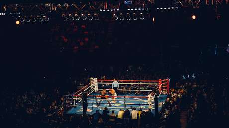 VIDEO: Un 'youtuber' firma un espectacular nocaut en un combate de boxeo