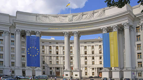 Medios: Turquía pide aclaraciones a Kiev sobre una campaña contra empresarios y bancos turcos