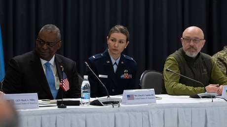 EE.UU. asigna cientos de millones de dólares a fabricantes de armas para reponer los misiles enviados a Ucrania