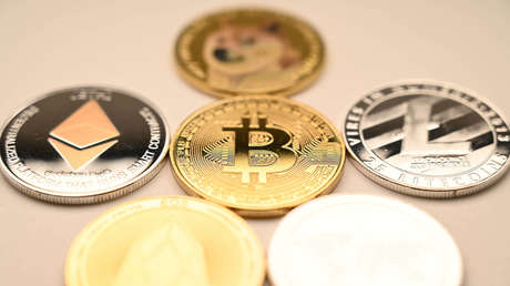 "No compraría hoy": El 'rey de los bonos' revela cuándo será tiempo de invertir en criptomonedas