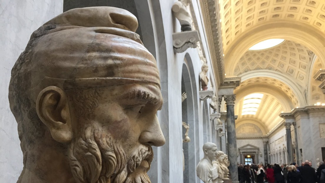 Un turista enfurecido por no poder reunirse con el papa Francisco ataca dos bustos en el Vaticano