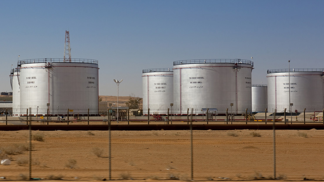 "El crudo no es un caza ni un tanque, ni puede disparar": Arabia Saudita niega utilizar el petróleo como arma