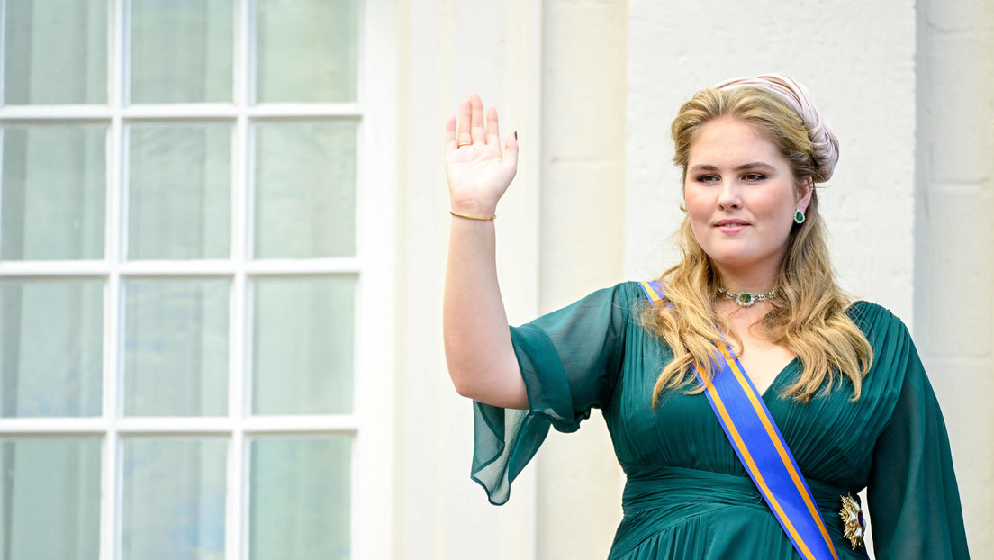 La princesa heredera de los Países Bajos se traslada de una residencia estudiantil al palacio real debido a amenazas a su seguridad
