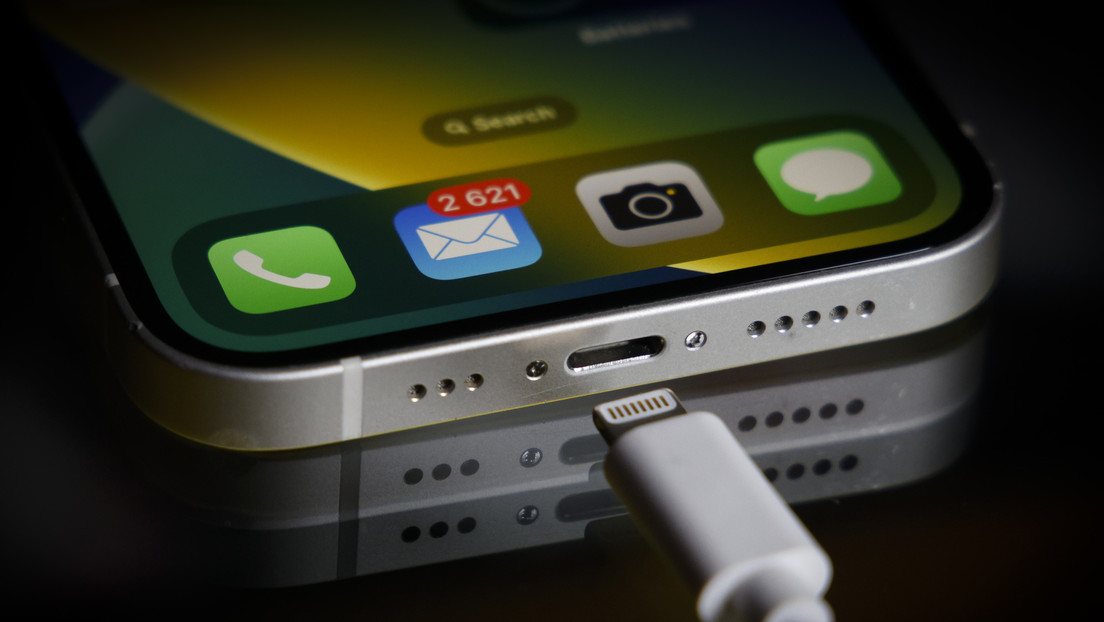 Un tribunal brasileño multa a Apple por vender iPhones sin cargador
