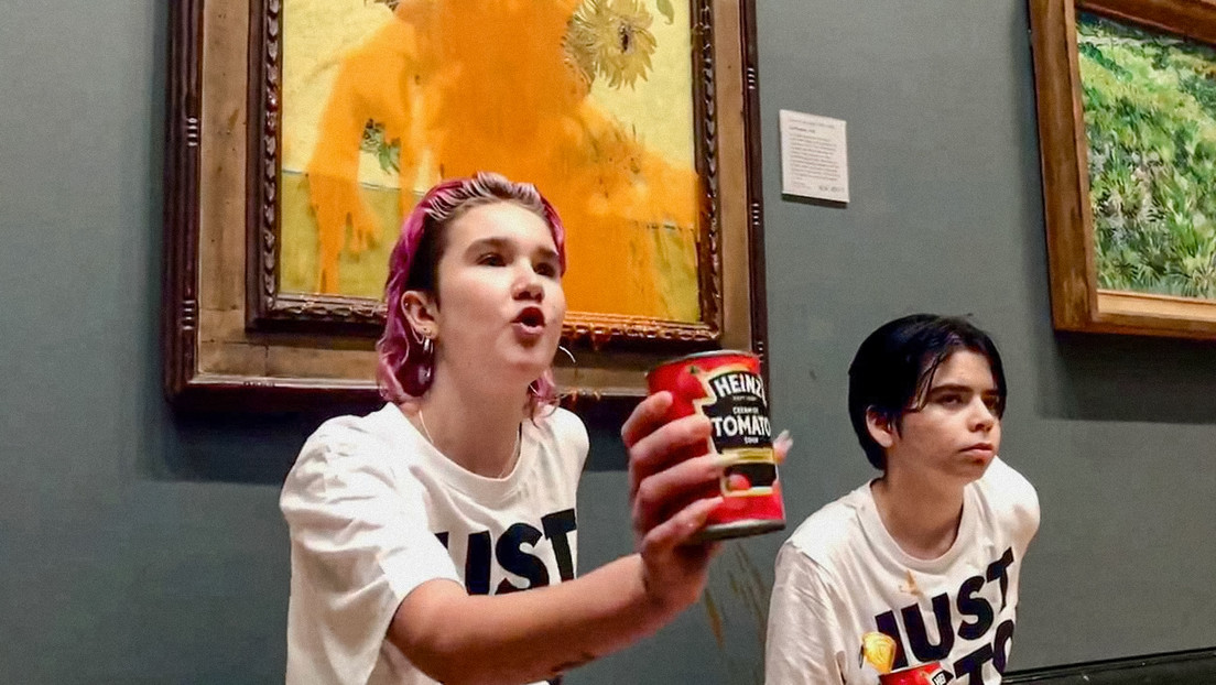 Activistas arrojan sopa sobre 'Los girasoles' de Van Gogh en la Galería Nacional de Londres (VIDEOS)