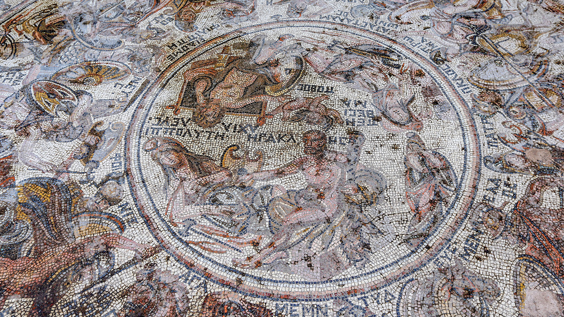 Hallan en Siria un enorme mosaico romano con escenas de la guerra de Troya (FOTOS, VIDEO)