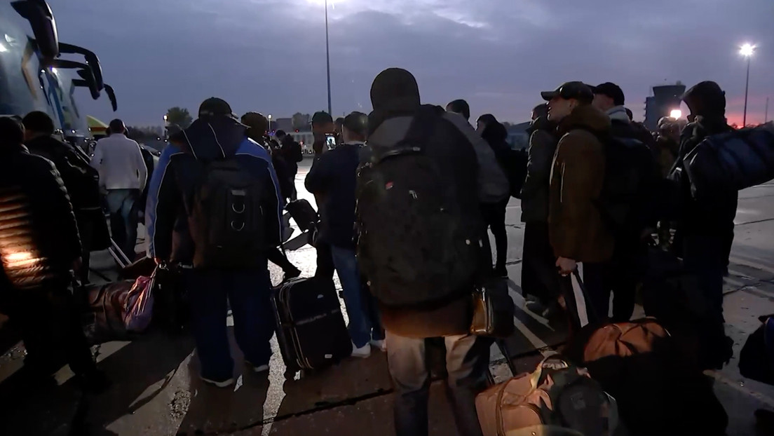 VIDEO: Llegan a Moscú los ciudadanos rusos liberados tras un canje de prisioneros con Ucrania