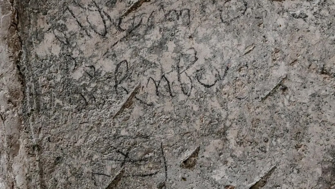 Encuentran un grafiti de un caballero medieval en la tumba del rey David en Jerusalén