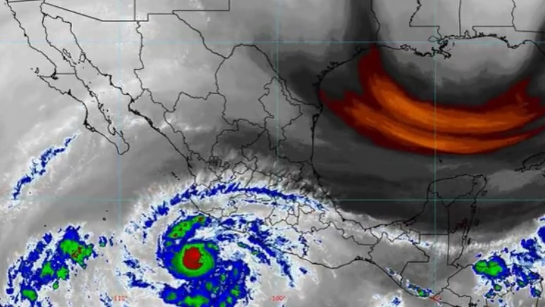La tormenta tropical Roslyn podría impactar México como huracán de categoría 2