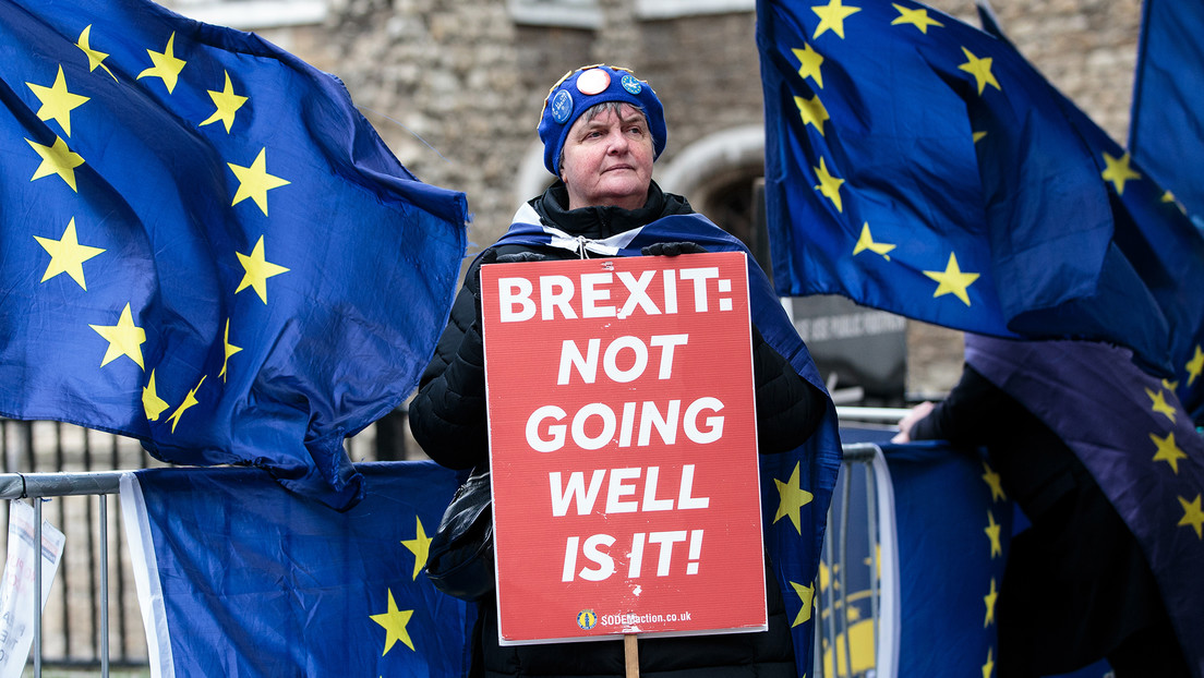 Un magnate británico insta a renegociar el Brexit para salvar la economía