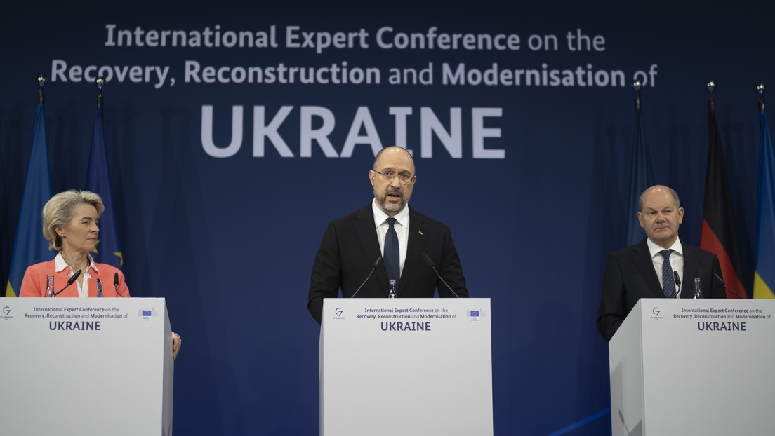Zelenski dice que Ucrania no ha recibido "ni un centavo" para su reconstrucción mientras la UE le promete fondos millonarios