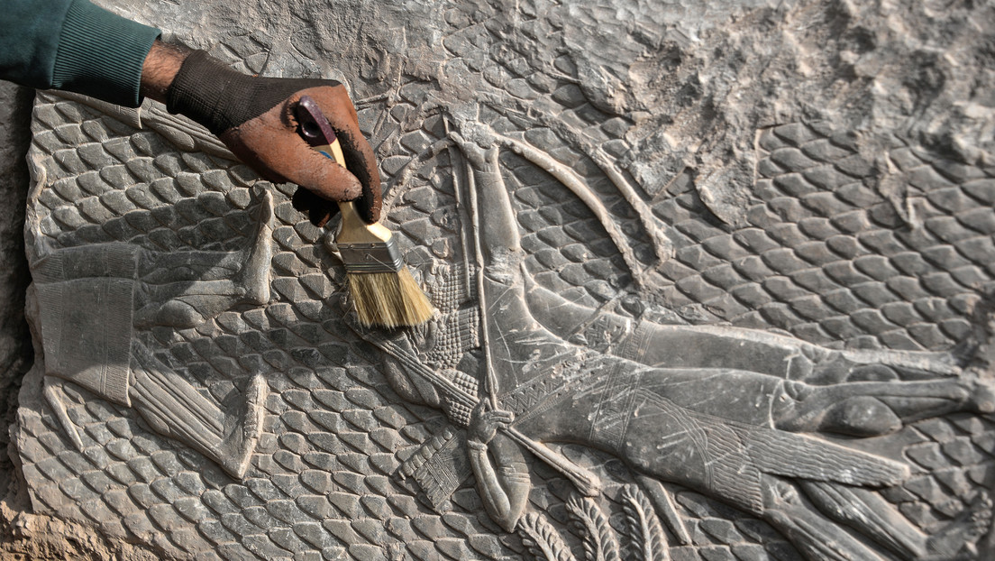 FOTOS: Hallan en Irak bajorrelieves asirios tallados hace 2.700 años