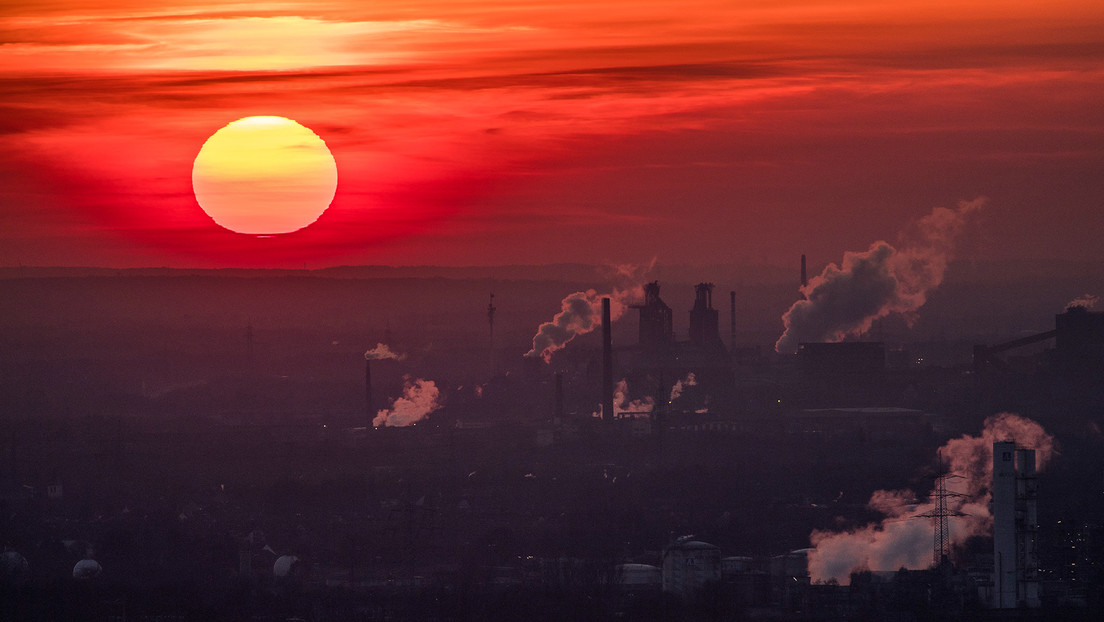"Adictos a los combustibles fósiles": Alertan del impacto del cambio climático en la salud global