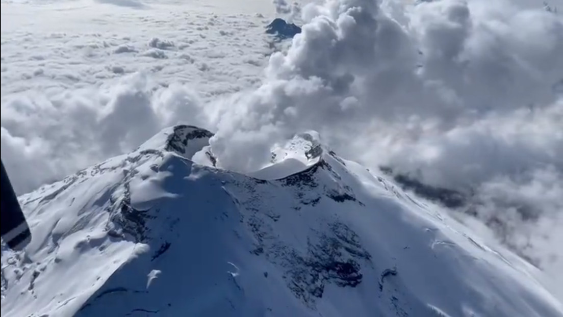 Captan en video el estado actual del cráter del volcán Cotopaxi en Ecuador