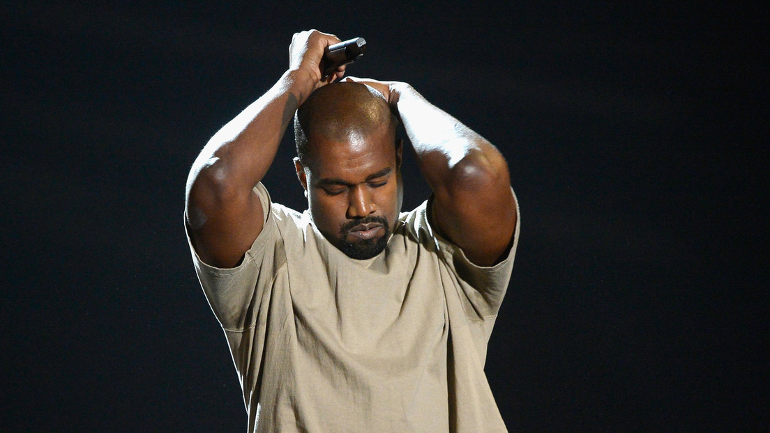 Kanye West afirma que perdió más de 2.000 millones de dólares en un día