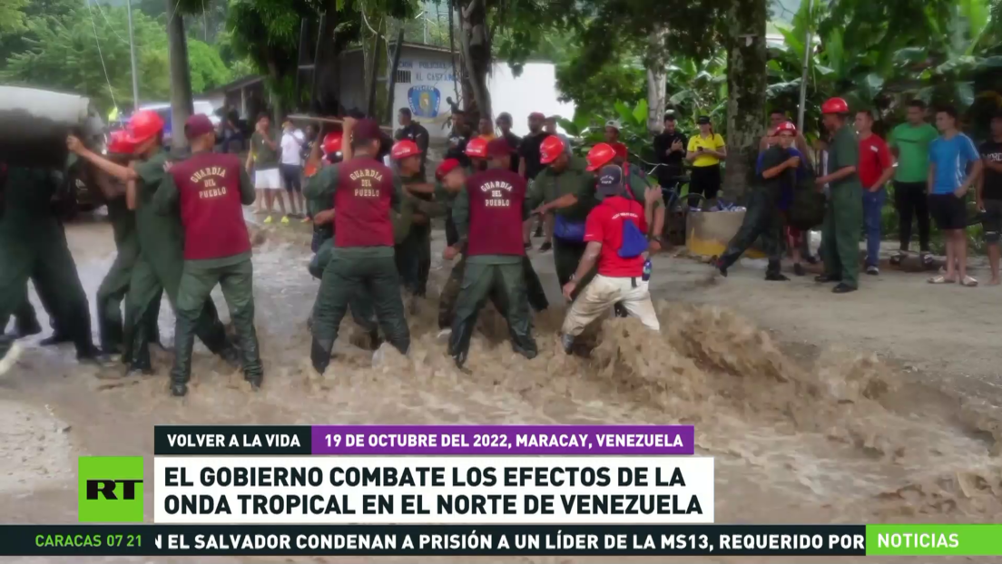 El Gobierno venezolano combate los efectos de la onda tropical en el norte del país
