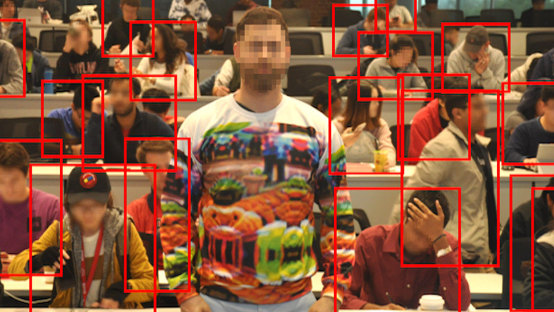 Inventan un suéter que nos hace 'invisibles' ante los detectores de reconocimiento facial