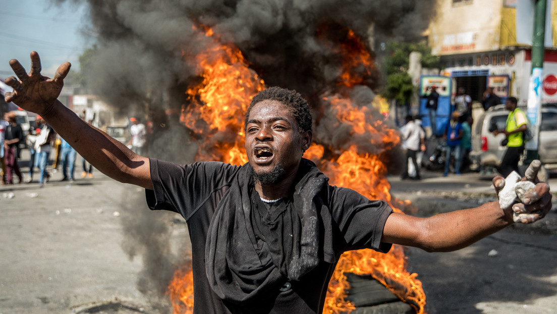 Casi 100.000 personas han huido de la capital de Haití empujadas por la violencia