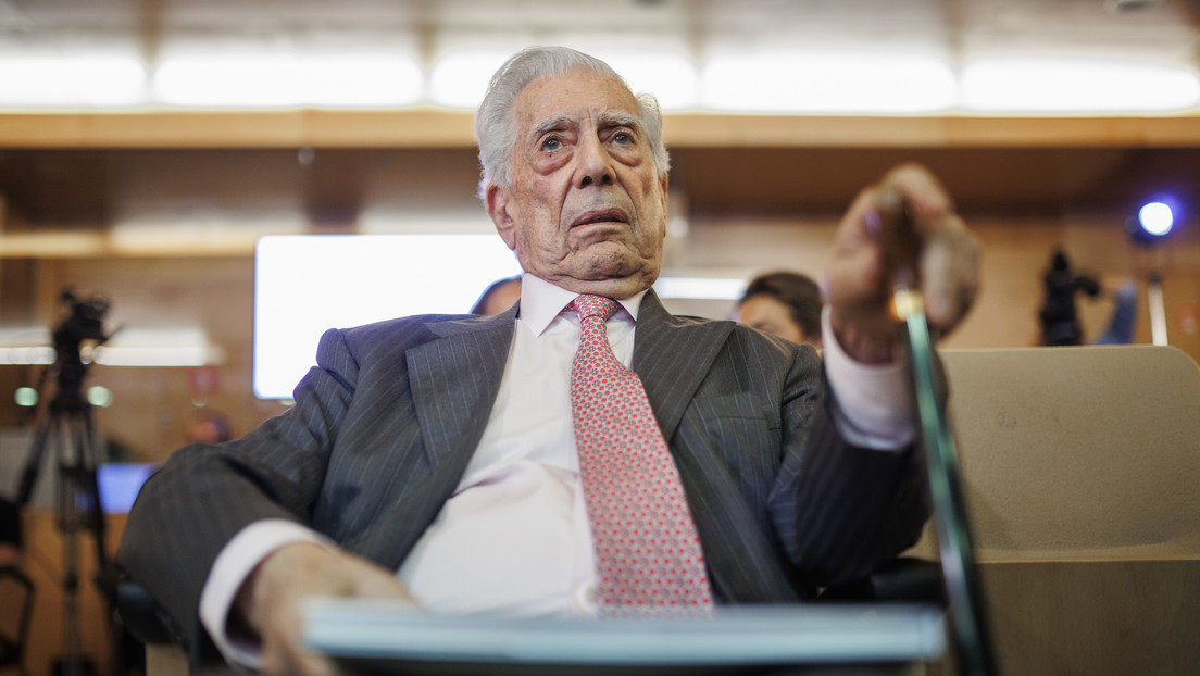 A wave of memes against Vargas Llosa for his electoral 'jinx' in Brazil