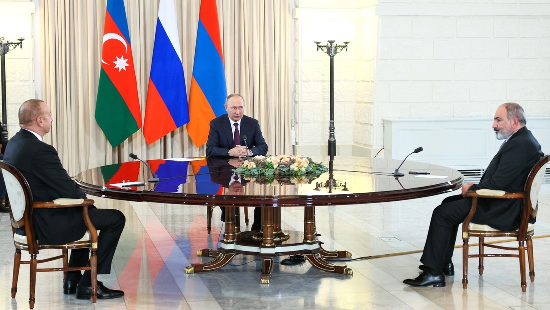 Armenia y Azerbaiyán acuerdan en Sochi abstenerse del uso y la amenaza de la fuerza