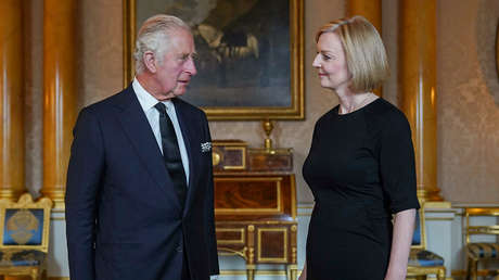 Reportan que Liz Truss aconsejó al rey Carlos III no asistir a la cumbre climática