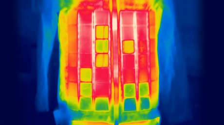 VIDEO: Muestran la primera chaqueta del mundo invisible a las cámaras infrarrojas