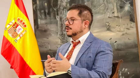 "Voy a conducirme con muchísimo cuidado": La respuesta del embajador de Chile en España tras polémicas por dichos y una foto