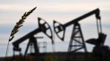 Bloomberg: EE.UU. teme que el tope al precio del petróleo ruso pueda ser perjudicial tras el recorte de la OPEP+