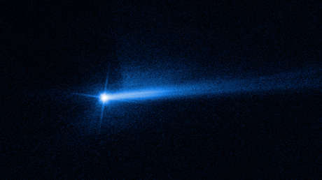Un asteroide adquiere una "cola gemela" tras el impacto de la sonda 'kamikaze' de la NASA (FOTO)