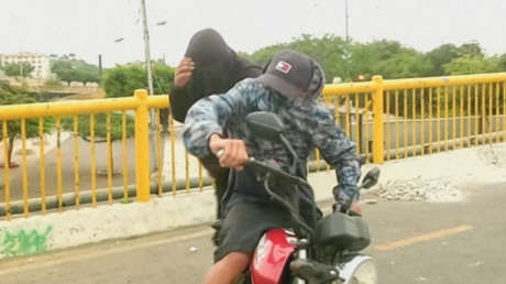 VIDEO: Intentan robar a un equipo periodístico en Ecuador durante una transmisión en vivo