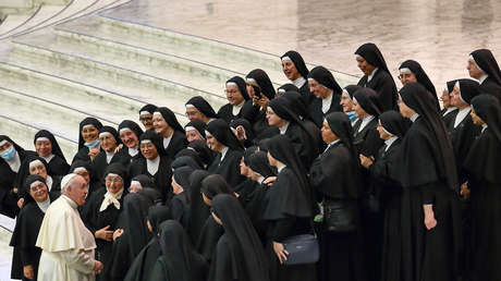El papa Francisco admite que sacerdotes y monjas consumen pornografía