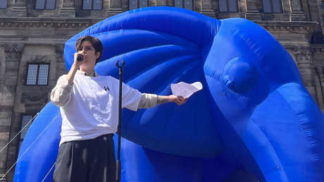 Una joven se "molesta" al heredar millones de dólares y busca pagar el 90 % de su fortuna en impuestos