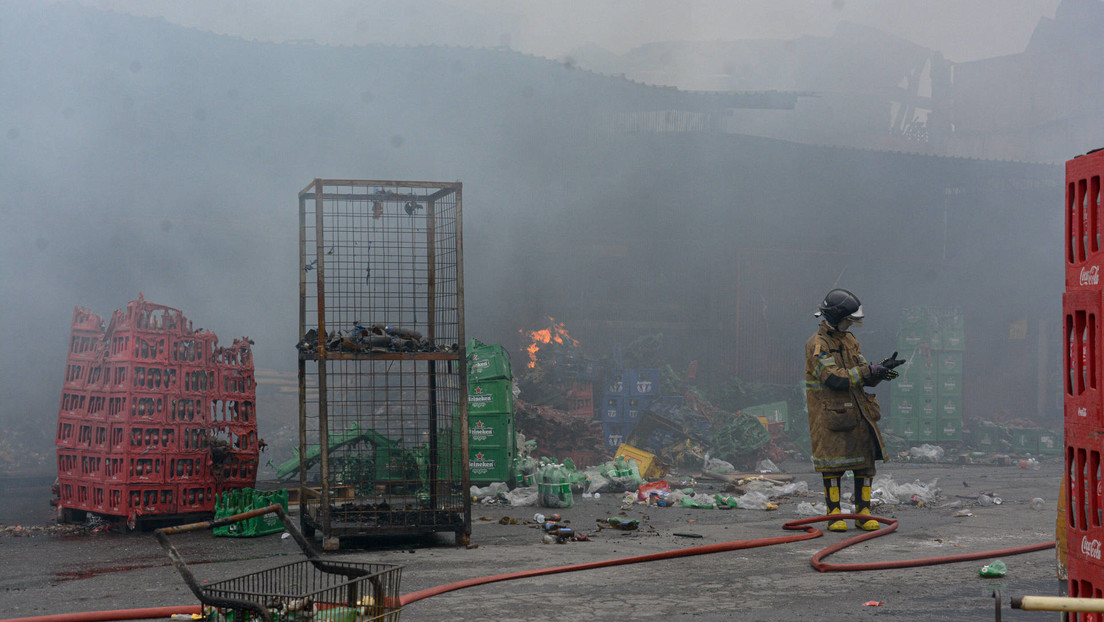 Incendios y saqueos en una central de alimentos en Río de Janeiro (FOTOS, VIDEO)