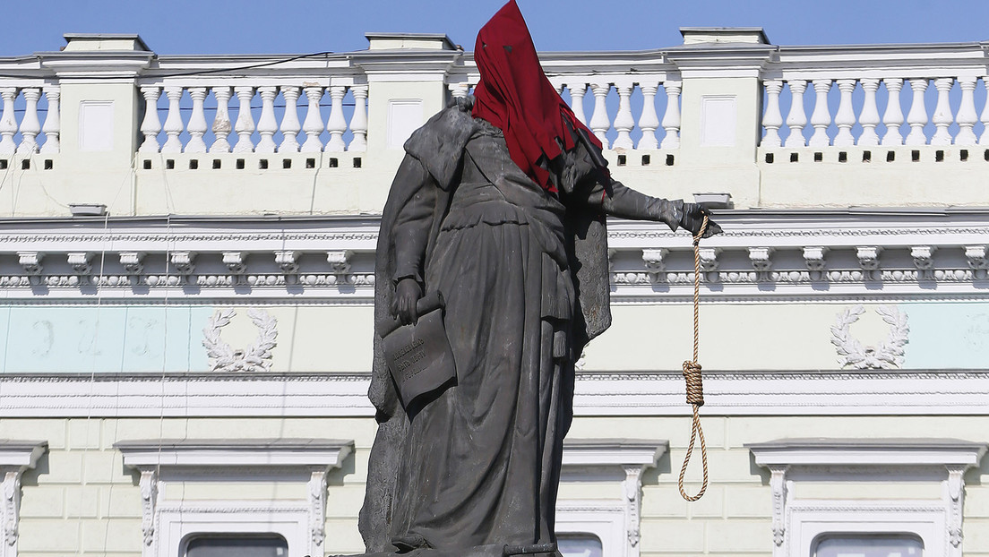 Vandalizan la estatua de una emperatriz rusa en la ciudad ucraniana que ella fundó