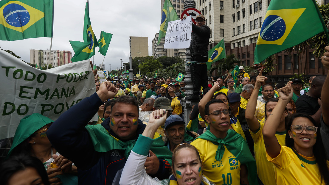 Bolsonaro pide a los manifestantes que despejen las carreteras bloqueadas