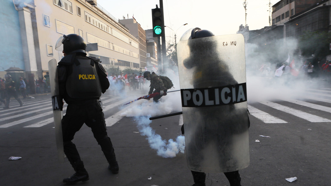 Gases lacrimógenos y choques con la Policía: así se vivió la marcha antigubernamental en Lima (VIDEOS)