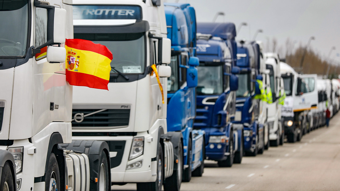 Los transportistas convocan un paro indefinido en España: ¿cuáles son las exigencias?