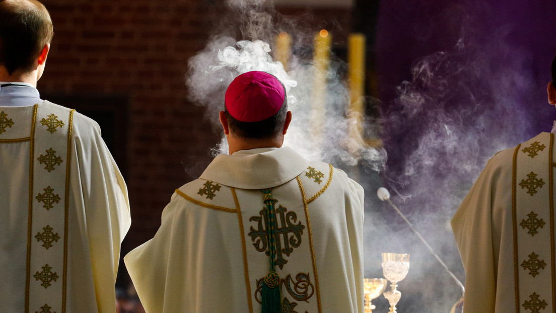 Inician investigaciones contra obispos de la Iglesia católica francesa por violencia sexual