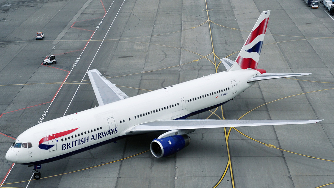 Los tripulantes de vuelo de British Airways podrán usar maquillaje y pestañas postizas