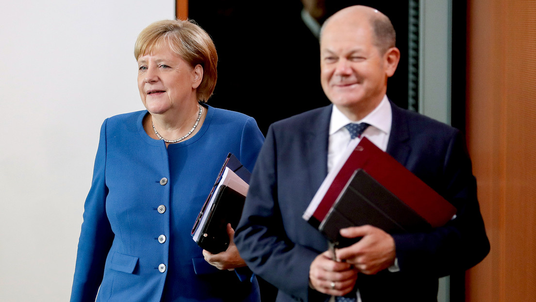 "Siempre hemos trabajado bien juntos": Scholz admite que recibe regularmente consejos de Merkel
