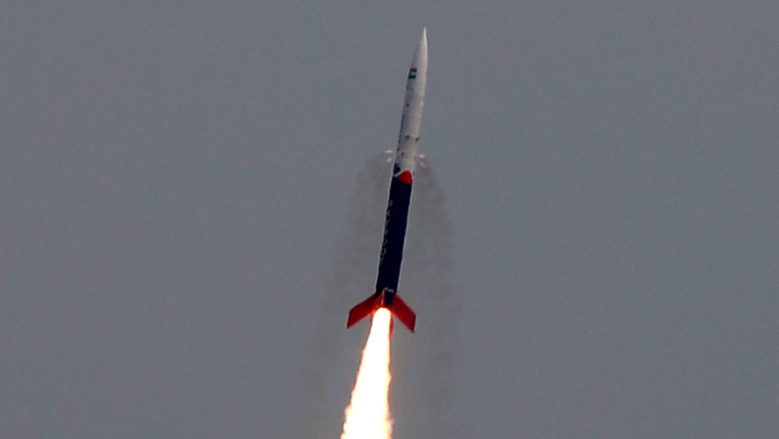 "Momento histórico": la India lanza su primer cohete espacial privado (VIDEO)