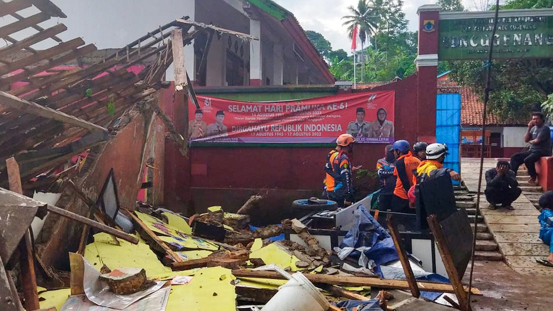 Más de 160 muertos y de 300 heridos en Indonesia tras un sismo de magnitud 5,6